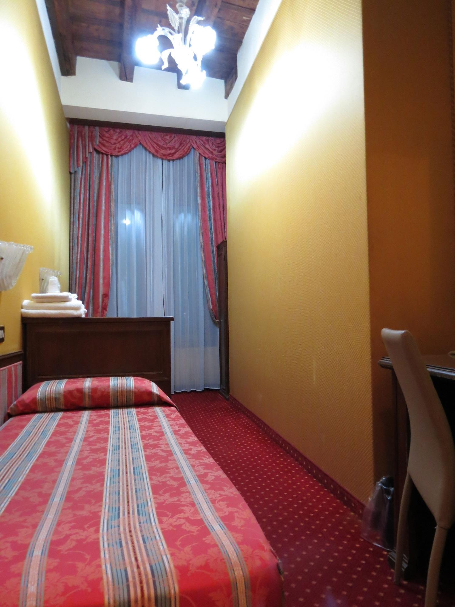 Hotel Bridge Βενετία Εξωτερικό φωτογραφία