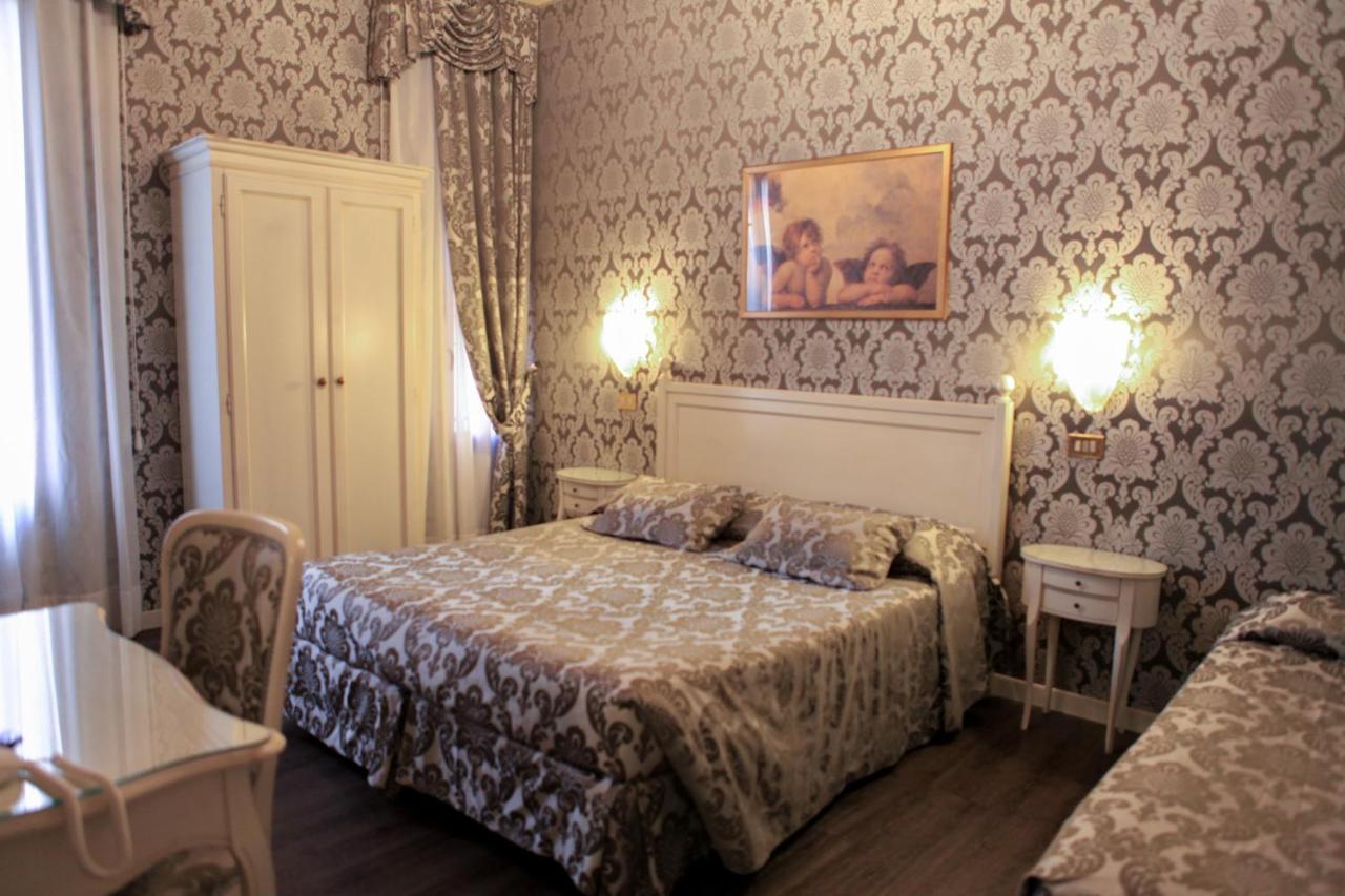 Hotel Bridge Βενετία Εξωτερικό φωτογραφία
